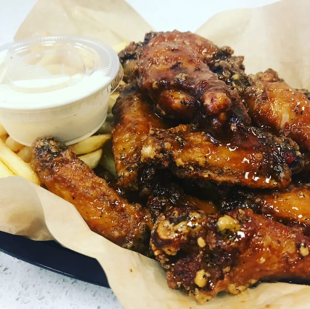 Combo Wings & Fries.